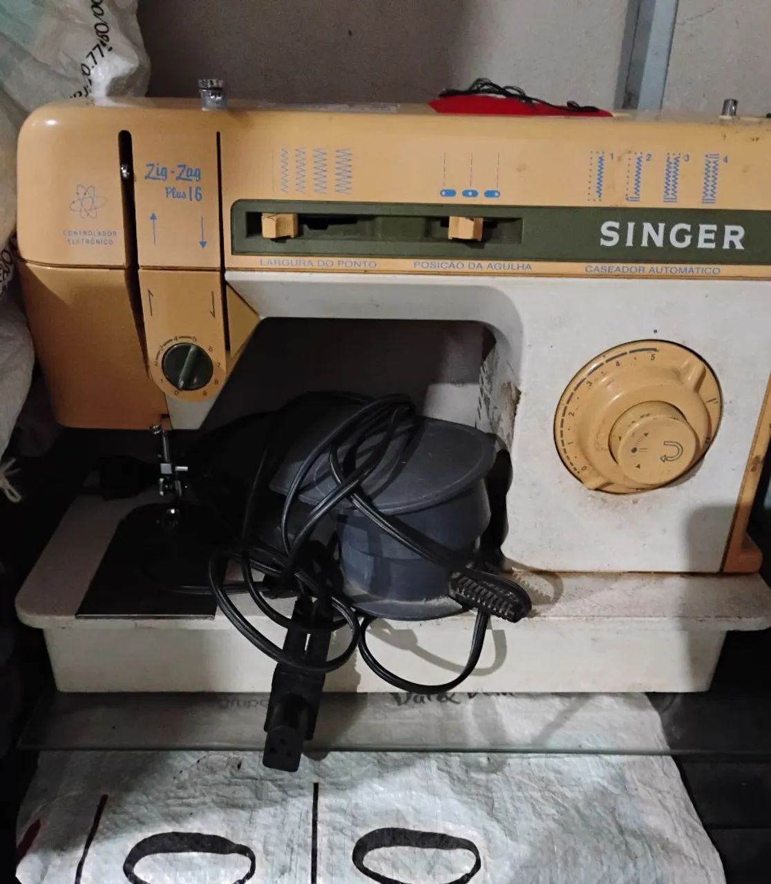 Máquina de costura Singer Zig Zag 64962162584449121
