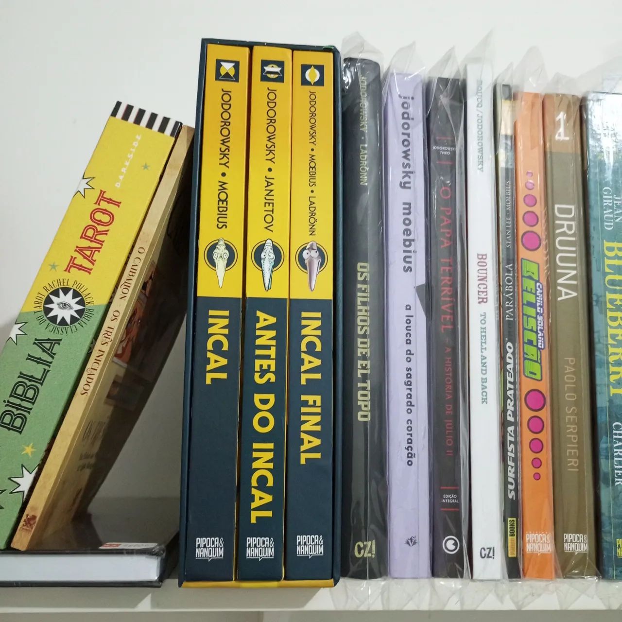 Mangás e Hq, quadrinhos e coleções.