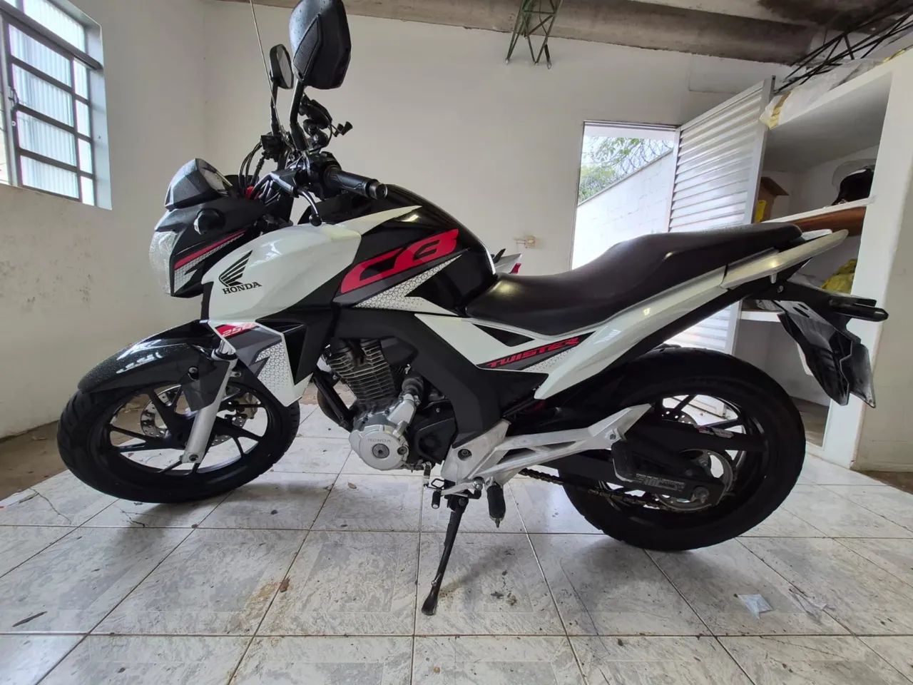 Vende se CB 250 flexona impecável 