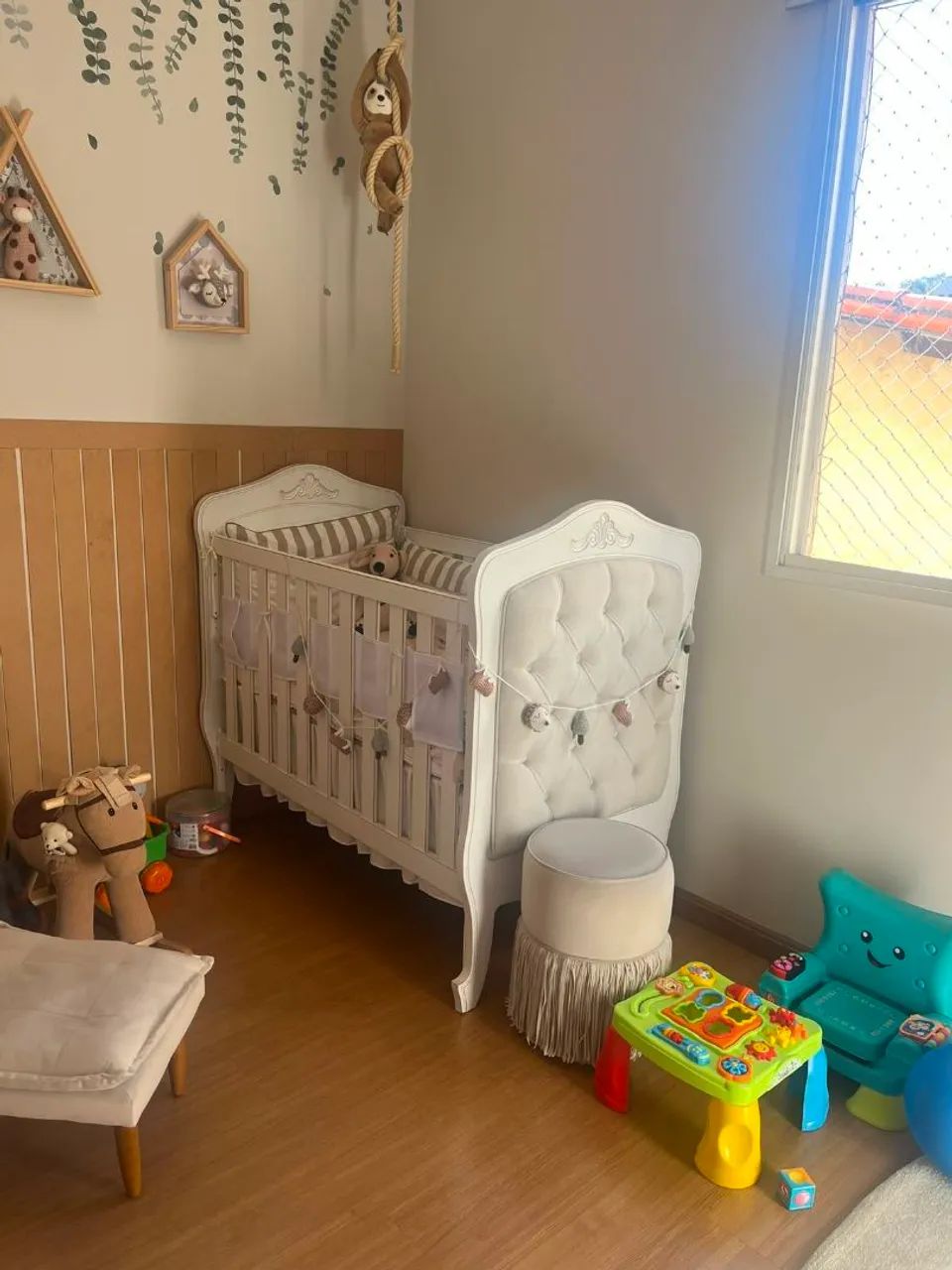 Berço Nóbile Branco Provençal com Capitonê Bege - Foto 2