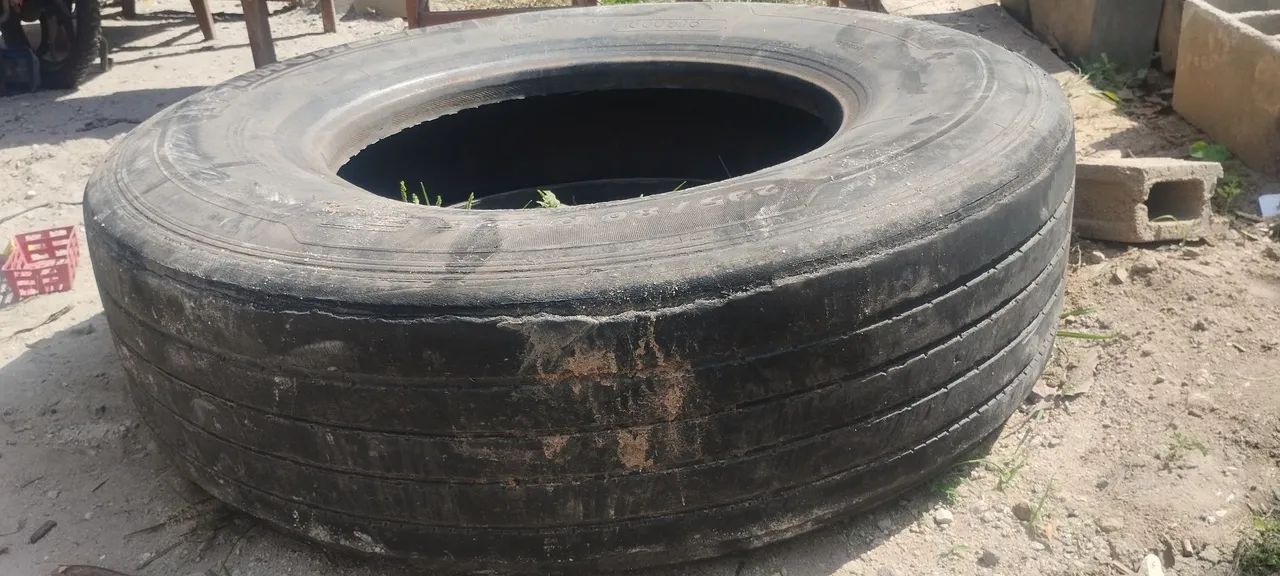 Pneu caminhão aro 295/80 R22.5 - Foto 4