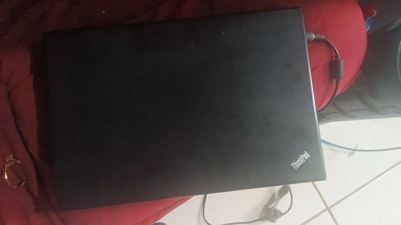 Notebook usado,possui defeito no teclado mas funciona bem - Foto 2