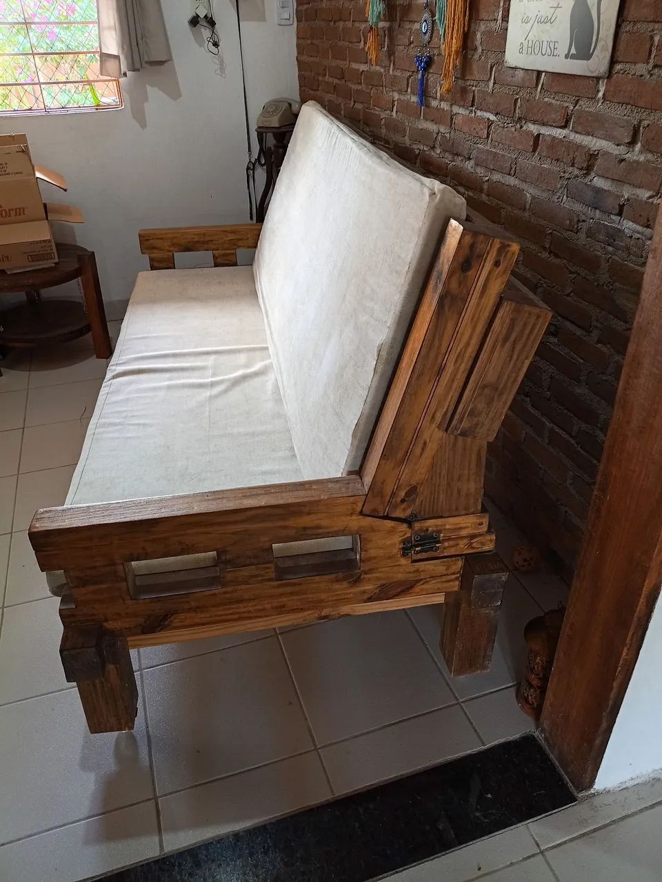Sofá cama de madeira RETIRAR EM GRAVATÁ-PE  - Foto 2