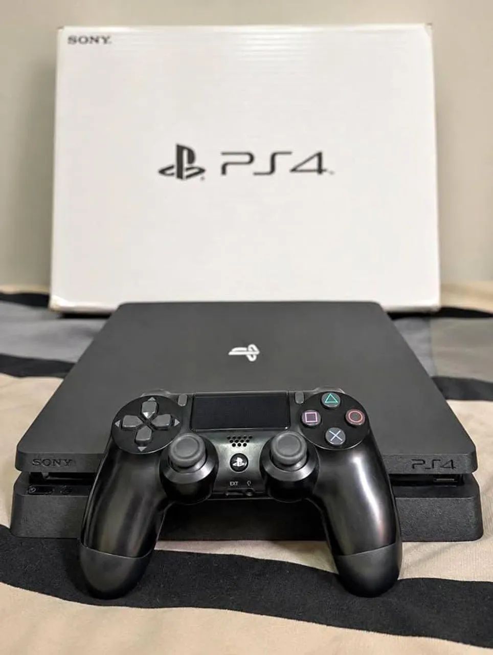 Playstation 4 slim 
