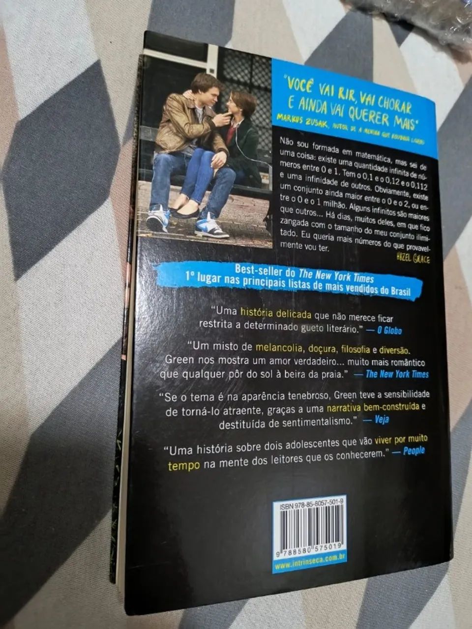 livro a culpa é das estrelas - Foto 3