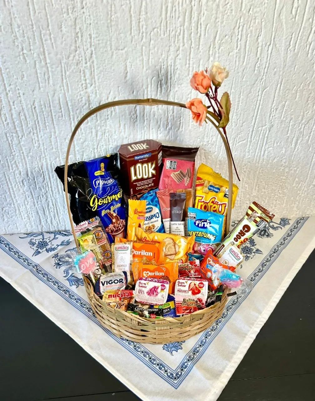 CESTA DIA DOS NAMORADOS, FAÇA SUA NAMORADA(O) FELIZ COM MUITOS DOCES SALGADOS! - Foto 4
