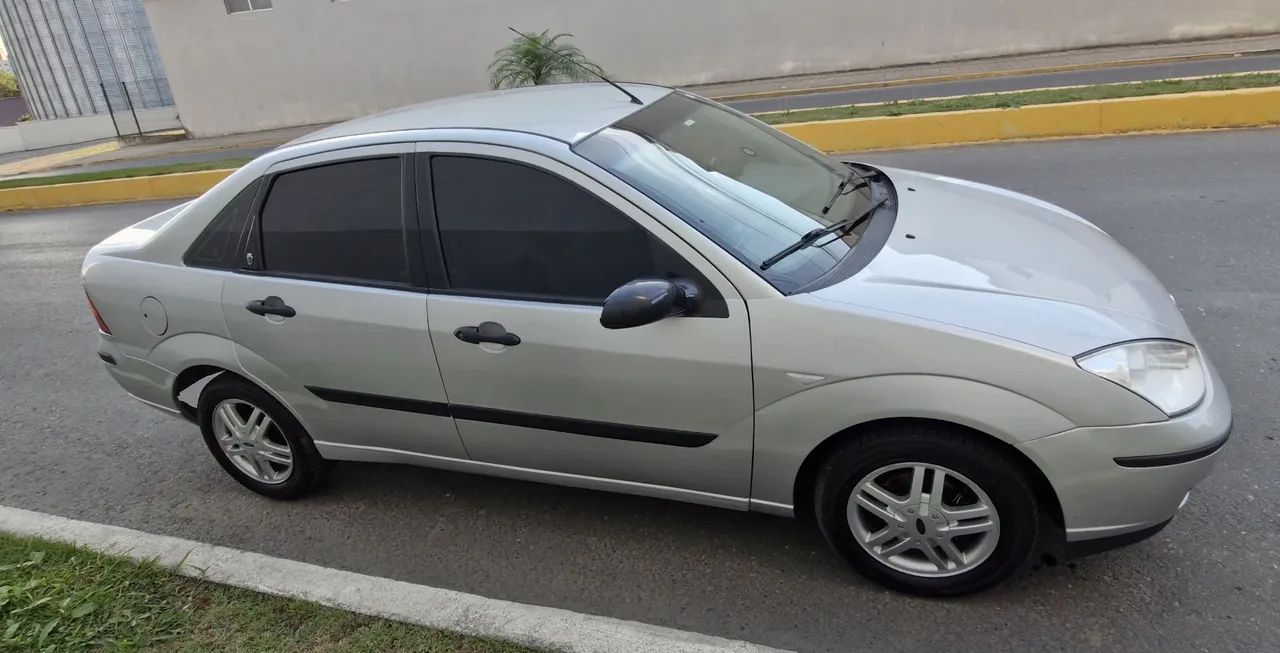 Ford Focus Sedan 2.0 16v/2.0 16V Flex 4P Aut. 2005