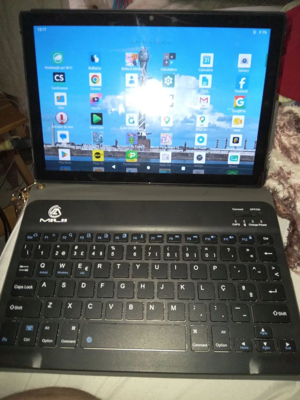 Tablet com teclado.