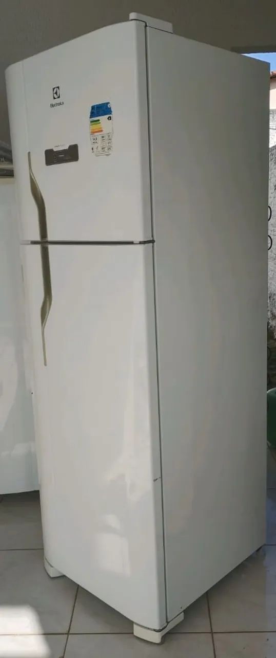 Geladeira Electrolux Muito Nova!!! - Foto 3