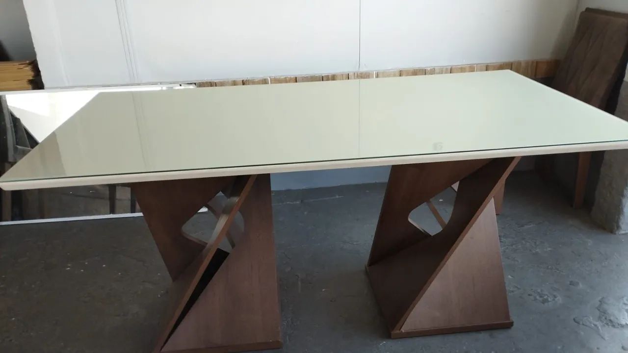 Mesa de jantar com 6 cadeiras