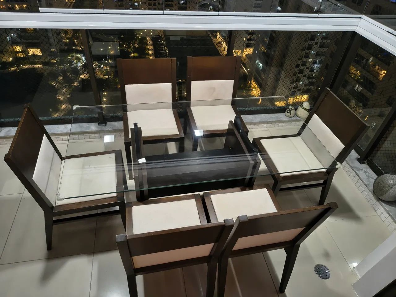 Conjunto Mesa jantar vidro e cadeiras madeira luxo