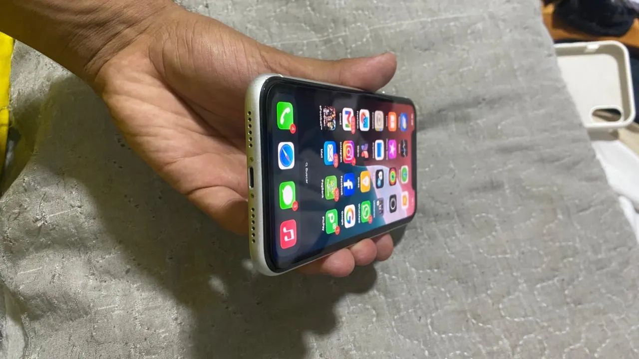 iPhone XR nunca aberto, todo ok 800 - Foto 4
