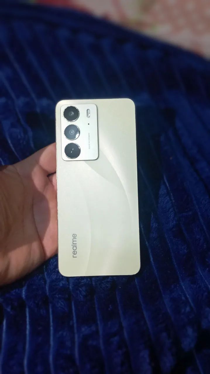 Realme C75 