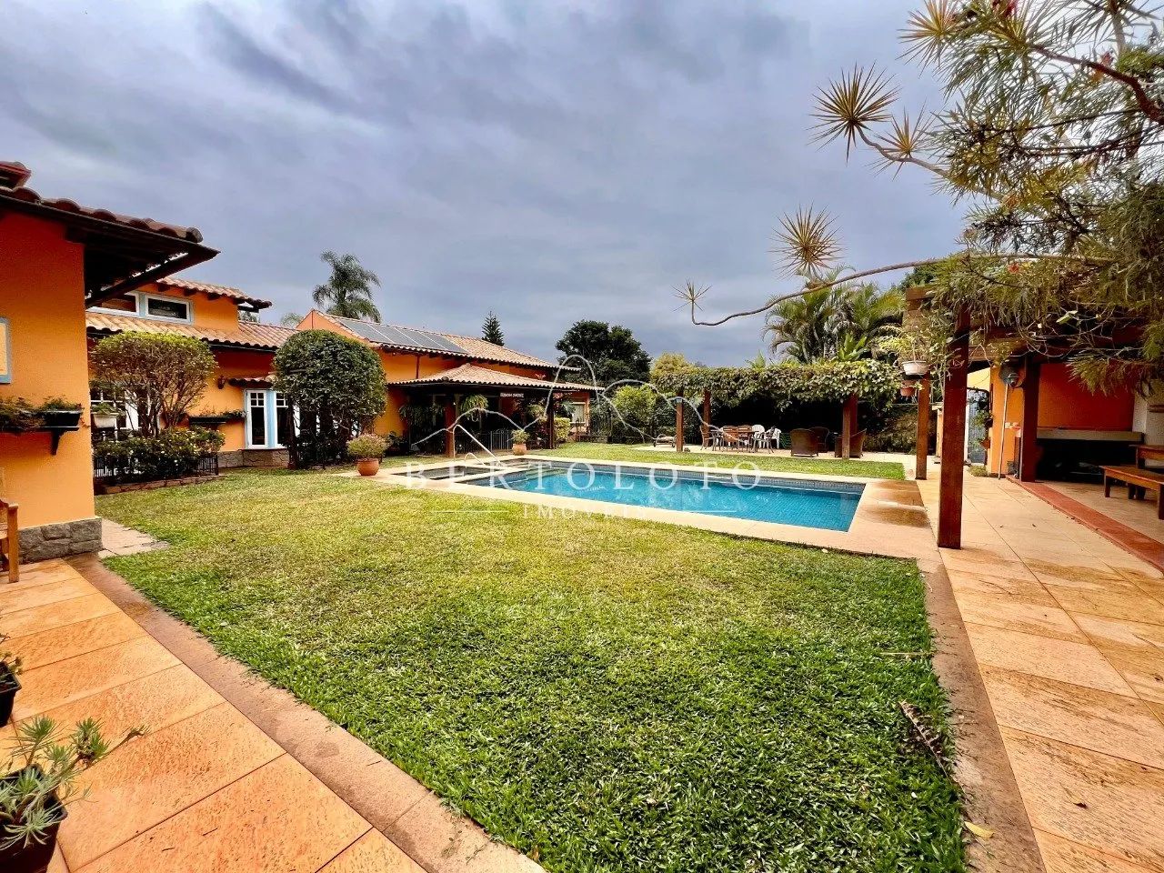 Casa com lazer e localização privilegiada - Foto 2