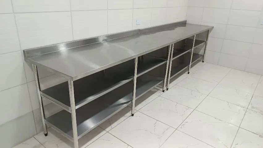 Mesa inox manipulação alimentos