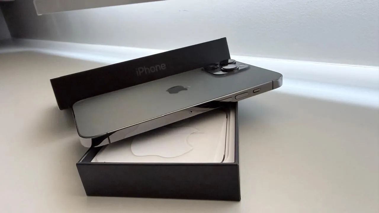 Vendo iPhone 13 Pro Max, 128 GB, cor graphite, em estado impecável