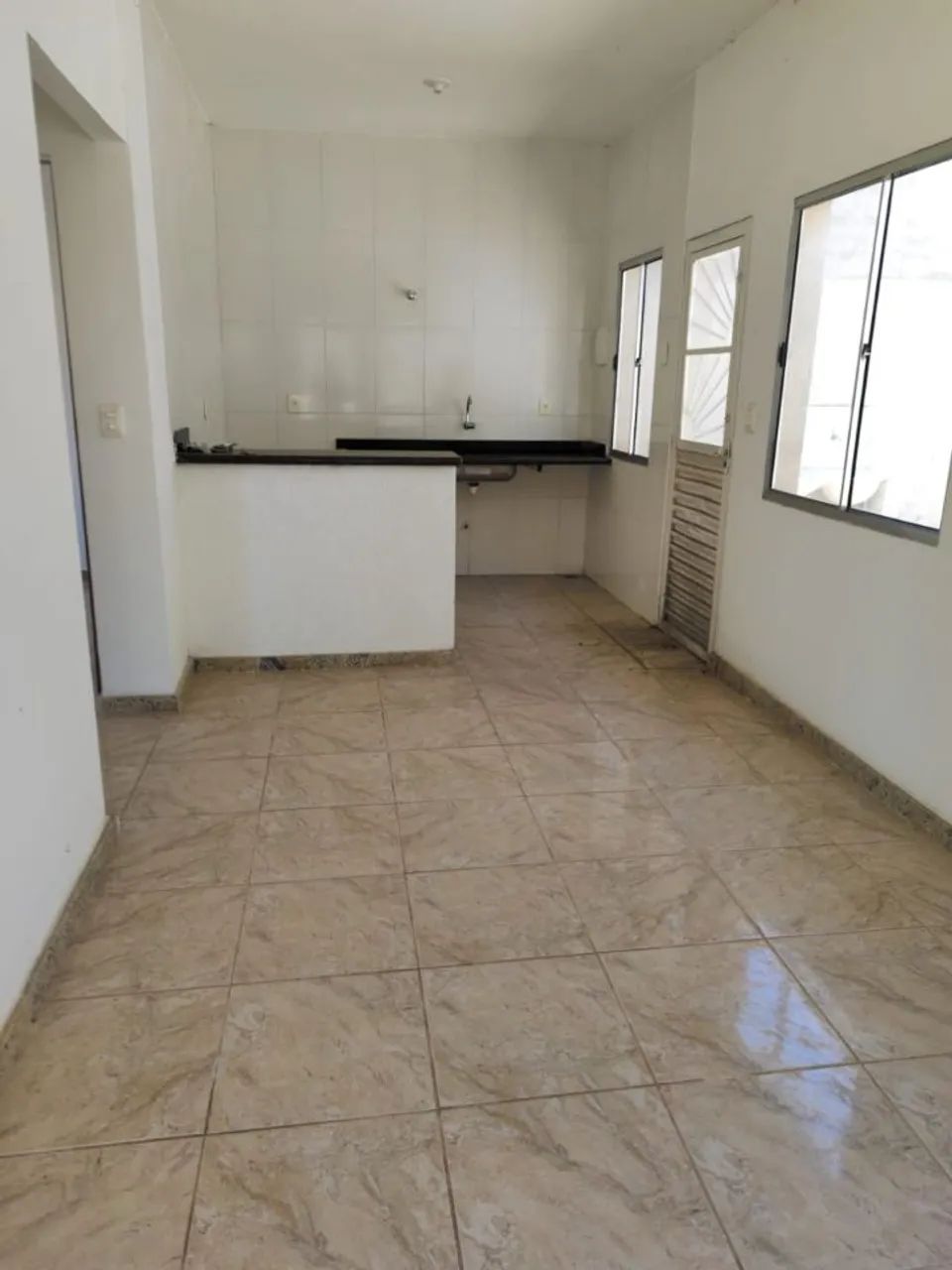 Esmeraldas - Casa Padrão - Floresta Encantada