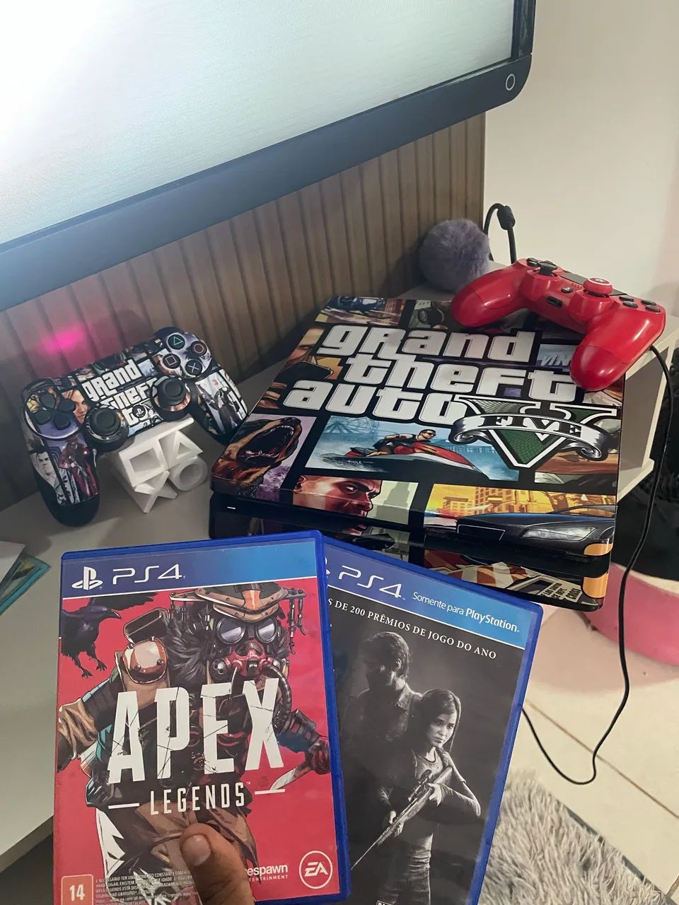 PlayStation 4 slim 