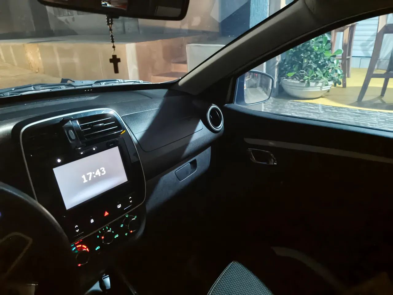 Renault Kwid Intense 1.0 Flex 12V 5P Mec. 2018 - Foto 2