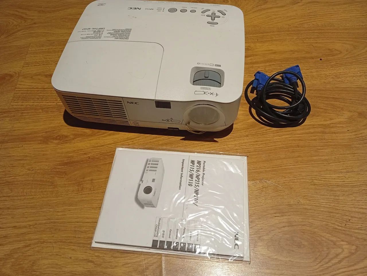Projetor NEC NP115 - 2500 ANSI lúmens