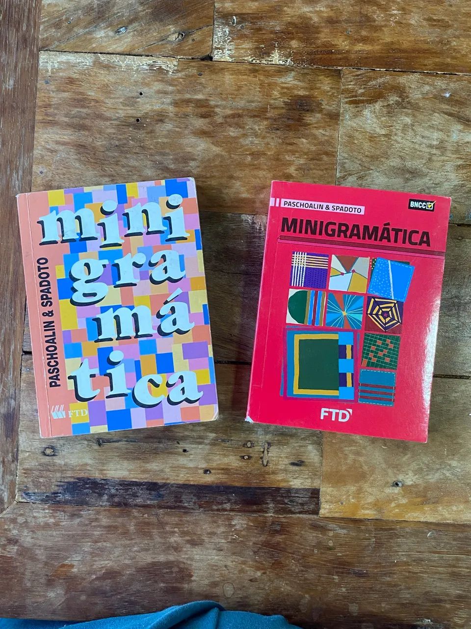 Dicionários e minigramaticas - Foto 2