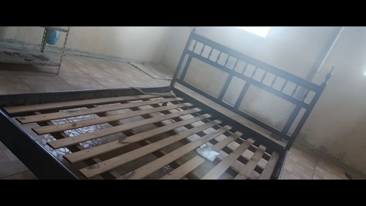 Cama de casal (madeira de elevada qualidade) - Foto 2