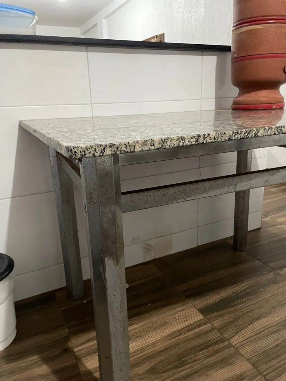 Mesa de granito com base de ferro para 6 cadeiras - Foto 3