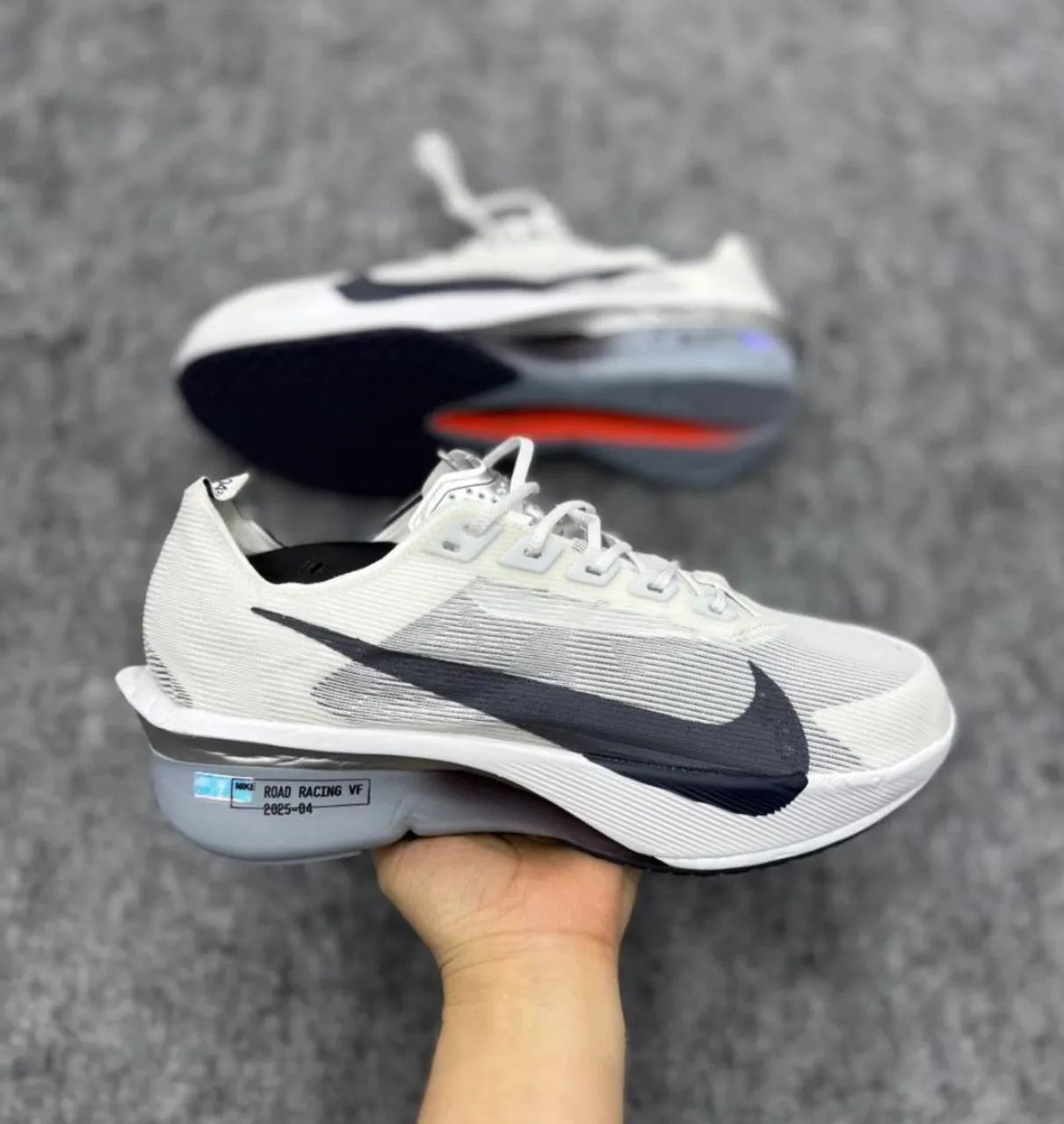 *TÊNIS NIKE VAPORFLY 4* - Foto 3