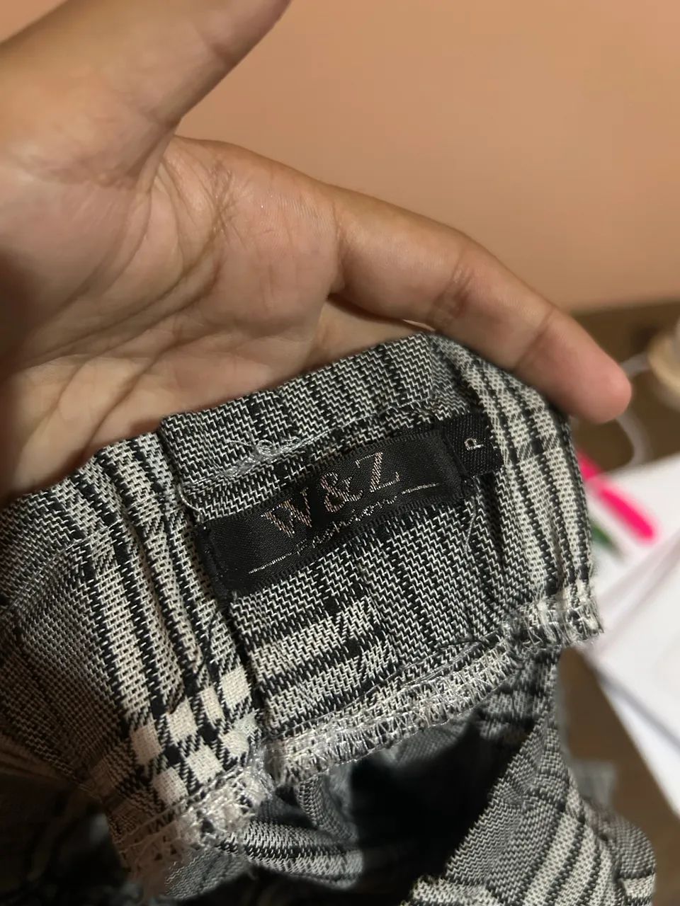 Calça de alfaiataria xadrez com cinto - Foto 5