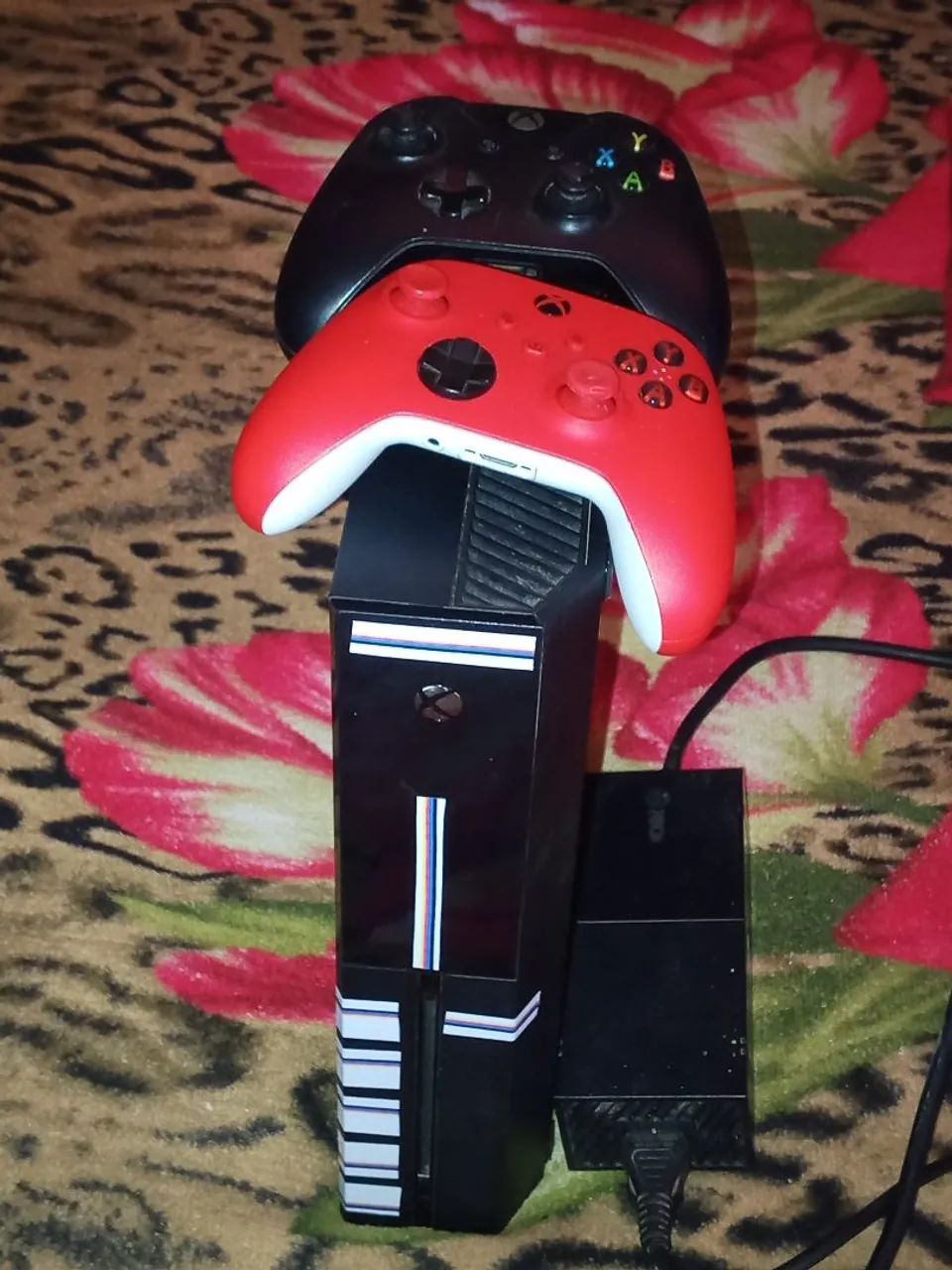 Xbox one fat 2controles funcionando perfeitamente  - Foto 5