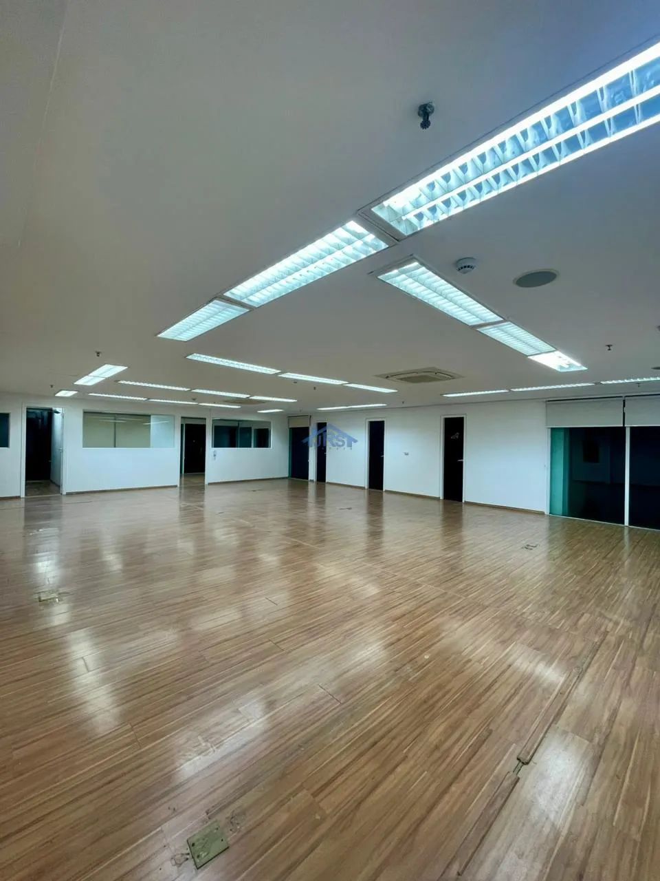 Sala à venda e para alugar em Barueri, Alphaville Industrial, com 210 m², Edifício Alfacon - Foto 2