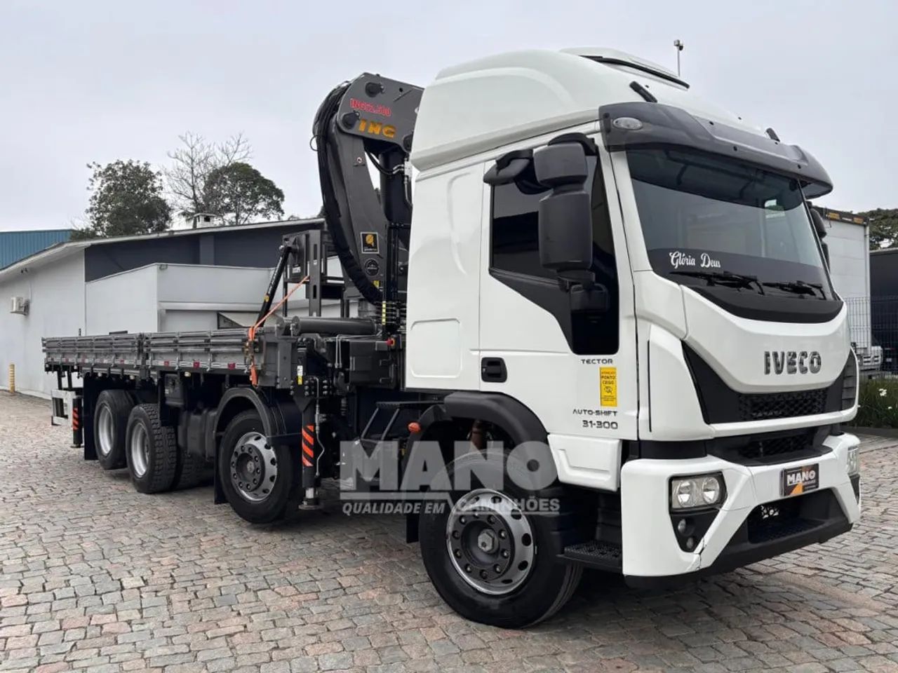 IVECO TECTOR  8X2 (Munck)