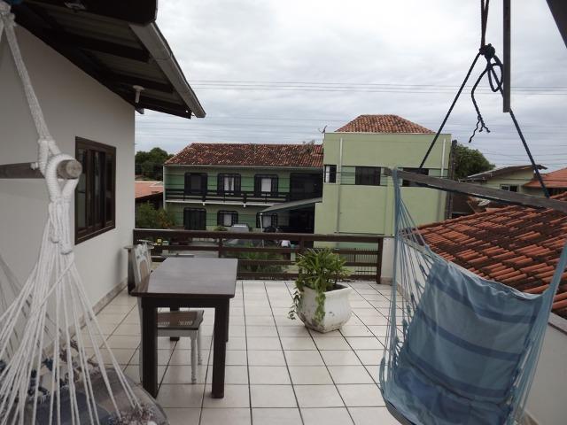 Sobrado central na Praia c/ 03 suítes mais 04 dormitórios! Ideal para aluguel de quartos - Foto 17