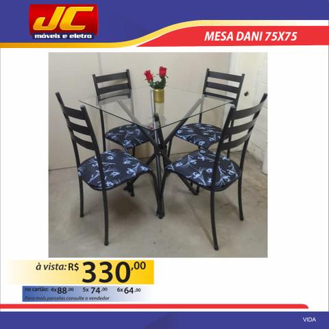 Mesa Dani de vidro com 4 cadeiras. Montagem grátis