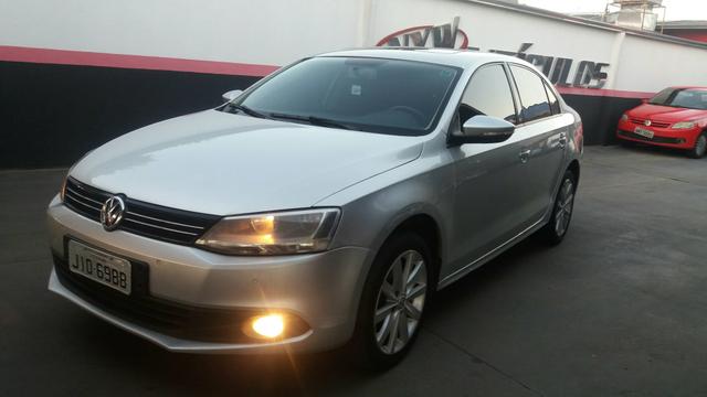 Jetta 2.0 11/11 Automático Completão + teto solar, aceito troca e financio - Foto 3