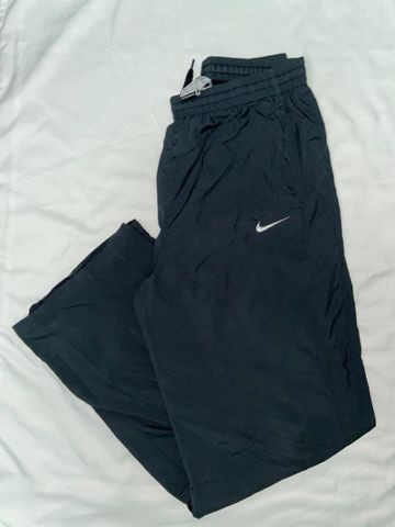 calça corta vento da nike