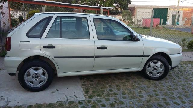 Gol 1.8 4 portas - Foto 2