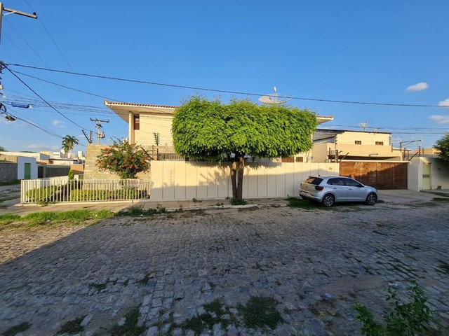 EXCELENTE CASA À VENDA NO BAIRRO COUNTRY CLUB. - Foto 2