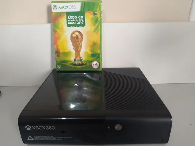 Microsoft Xbox 360 Slim 4gb Standard Cor Matte Black + 1 Jogo em
