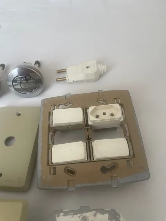 Tomadas Pial antigas e outras utilidades - Foto 5