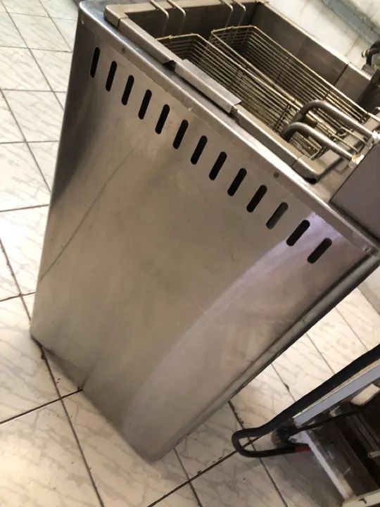 Fritadeira Dupla Croydon Industrial 8.0000w - Foto 4