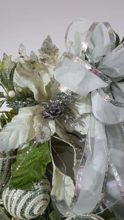 Guirlanda de Natal branca e prata - Foto 4