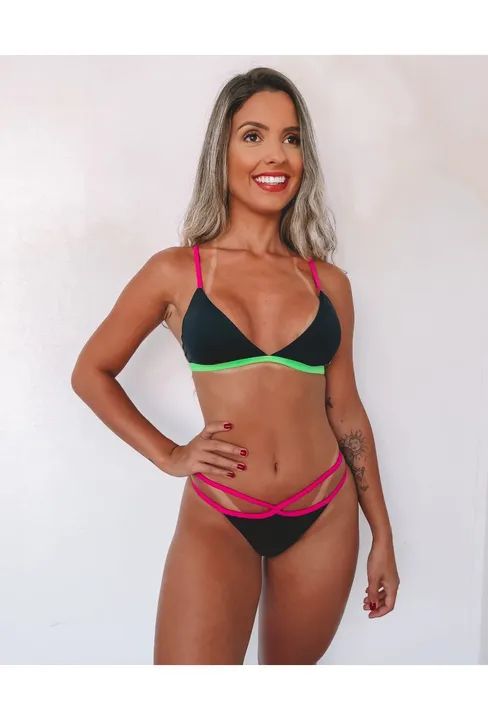 Biquíni Preto com Detalhes em Neon