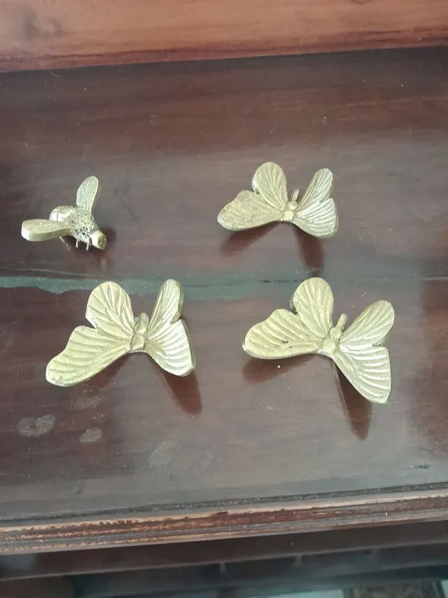 Conjunto de borboletas e abelha em bronze centenário  - Foto 5