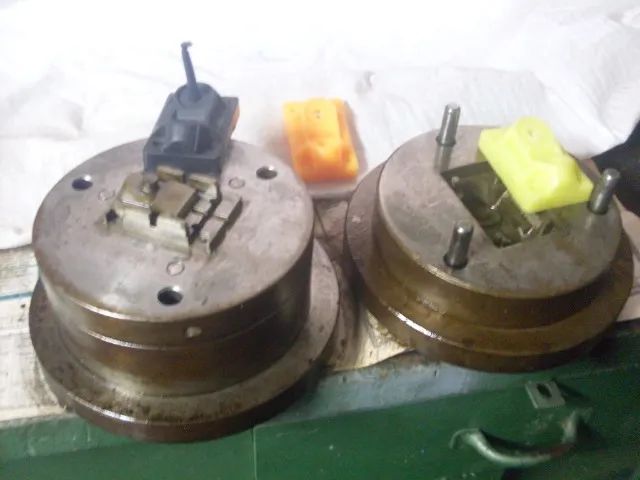 Molde Plástico Base Truck do Skate para injetora