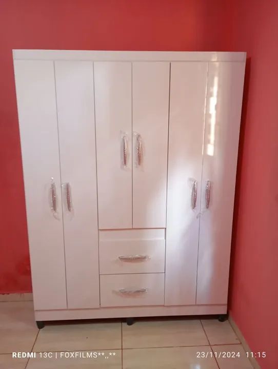 Guarda-Roupas Branco 6 Portas