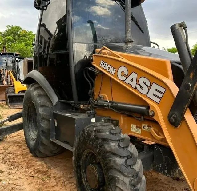 Retroescavadeira case 580N ano 2015