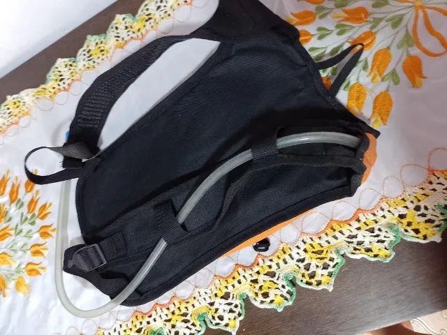 Mochila de ciclismos com suporte de agua - Foto 2