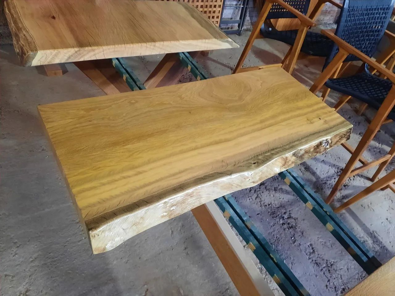 Aparadores feitos com madeira nobre ,a pronta entrega , diversos tamanhos.