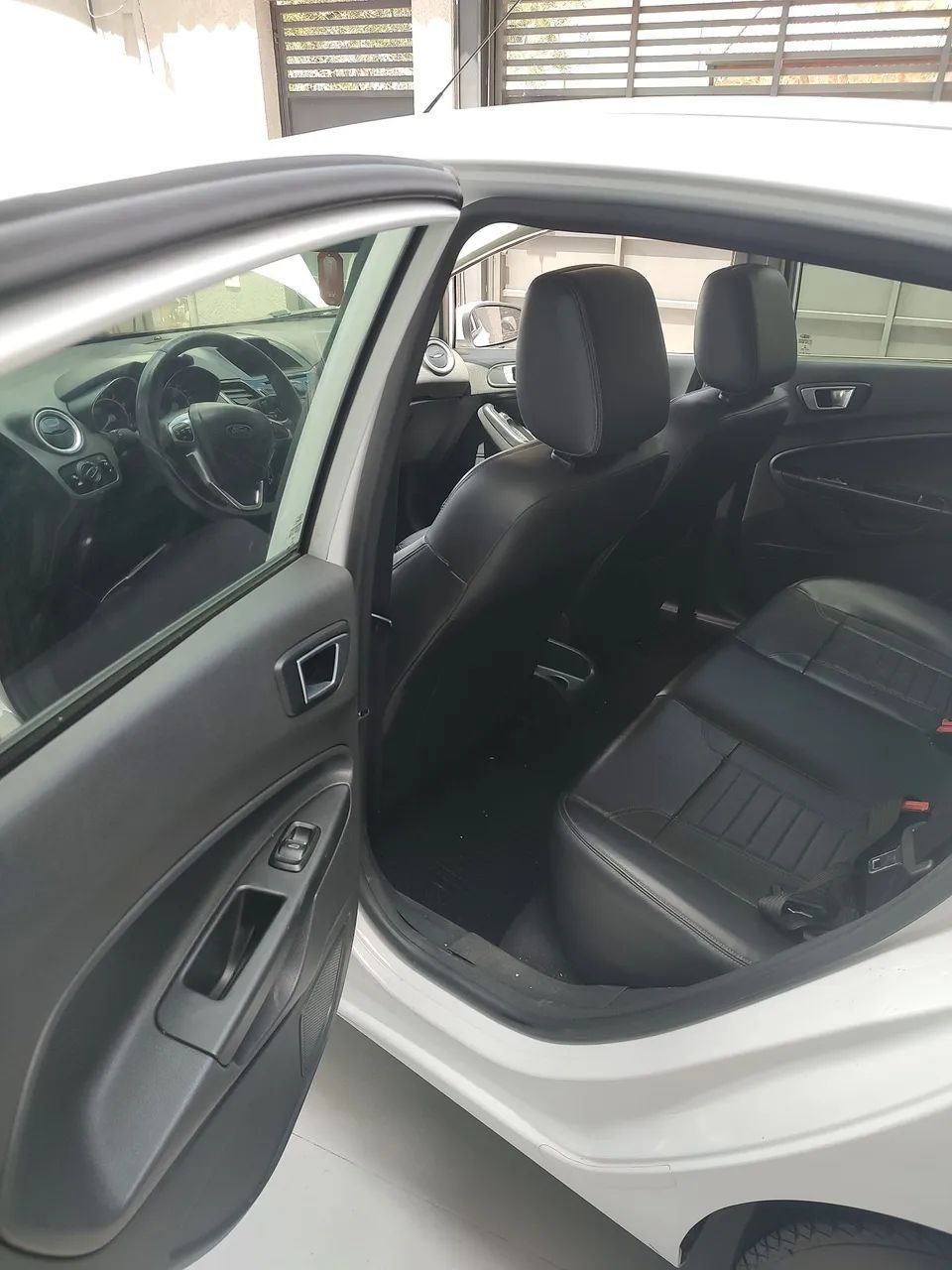 Ford Fiesta Titanium 1.6 16V Flex Mec. 2015 - Foto 8